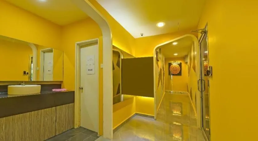 Oyo 90484 Bright Hotel Petaling Jaya