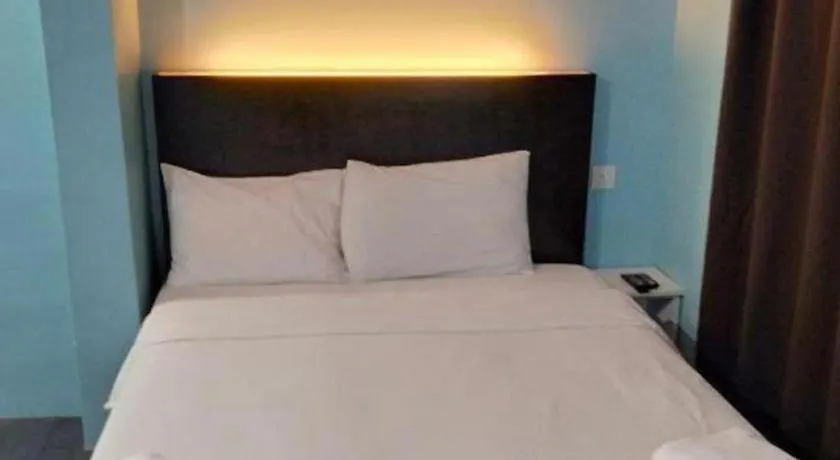 Oyo 90484 Bright Hotel Petaling Jaya 2*,
